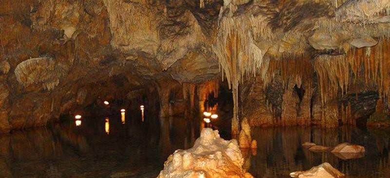 اقامت در غار علیصدر