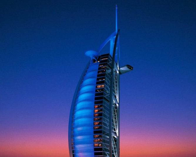 هزینه رفت و برگشت از ایران به برج العرب دبی چقدر است 